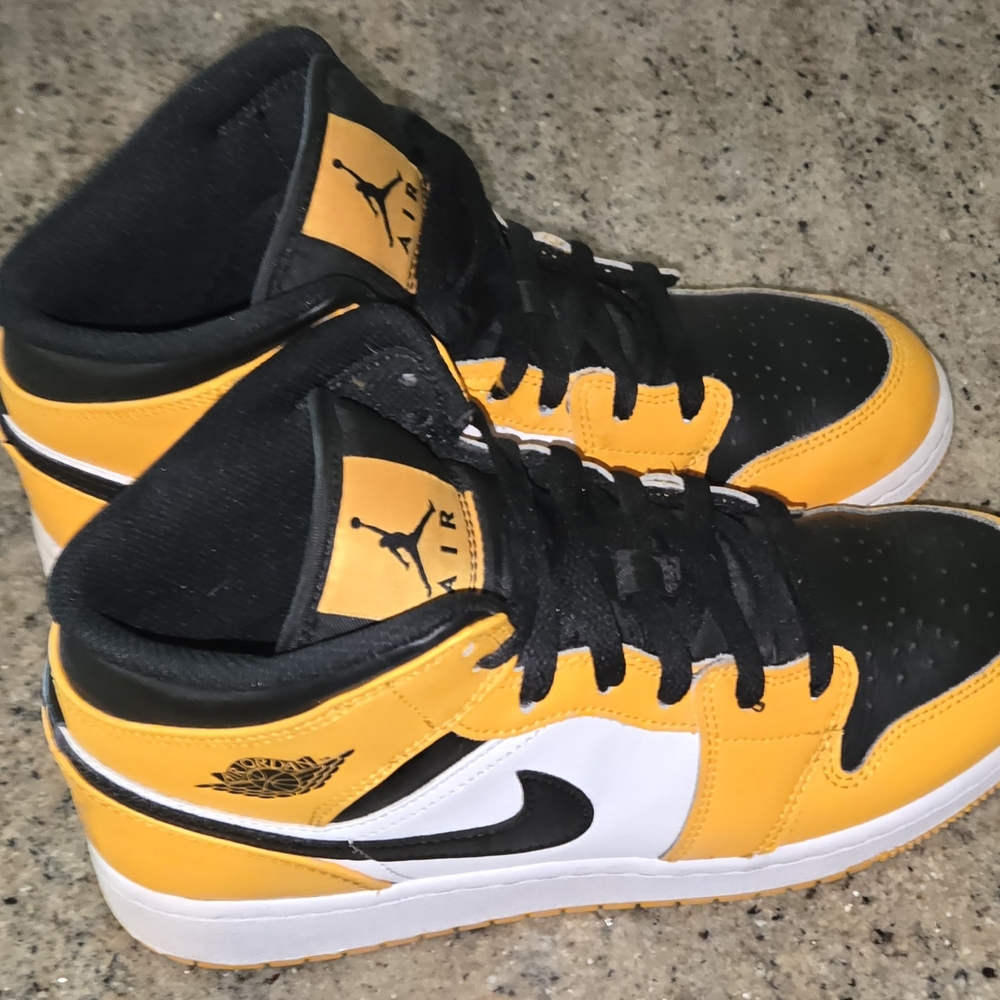 Nike Air Jordan Black and Yellow Sneakers